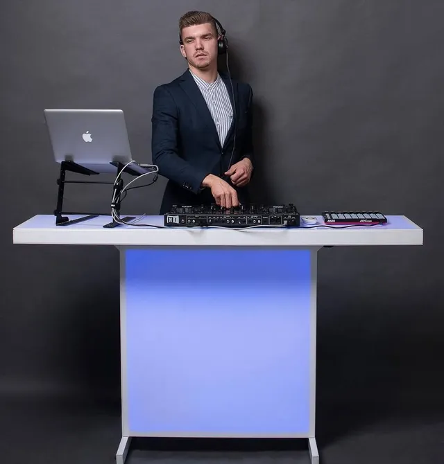 IMG